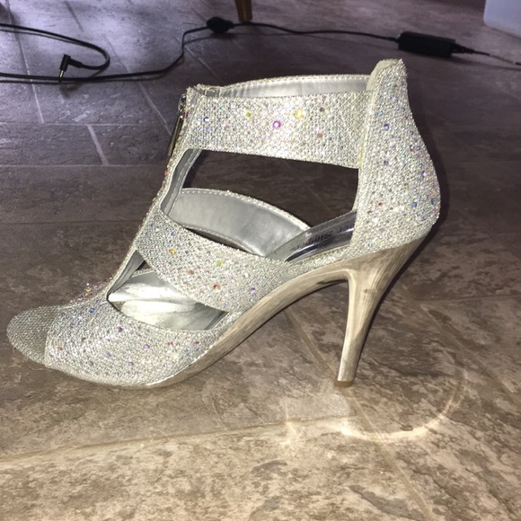 Heels - Picture 5 of 6